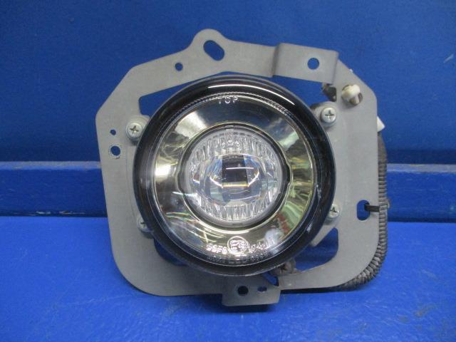 【中古】中古部品 デリカＤ5 CV5W 右ﾌｫｸﾞﾗﾝﾌﾟ 【3310270100-000014175510850】