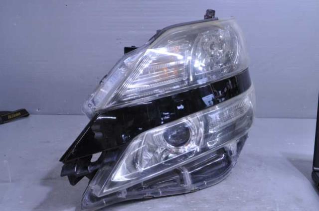 【中古】中古部品 ヴェルファイア ANH20W 左ﾍｯﾄﾞﾗﾝﾌﾟ 【3310580000-240426000110900】