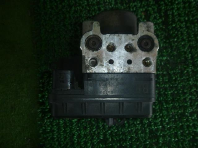 【中古】中古部品 ジムニー JB23W ABSｱｸﾁｭｴｰﾀｰ 【3330370100-000243008242500】