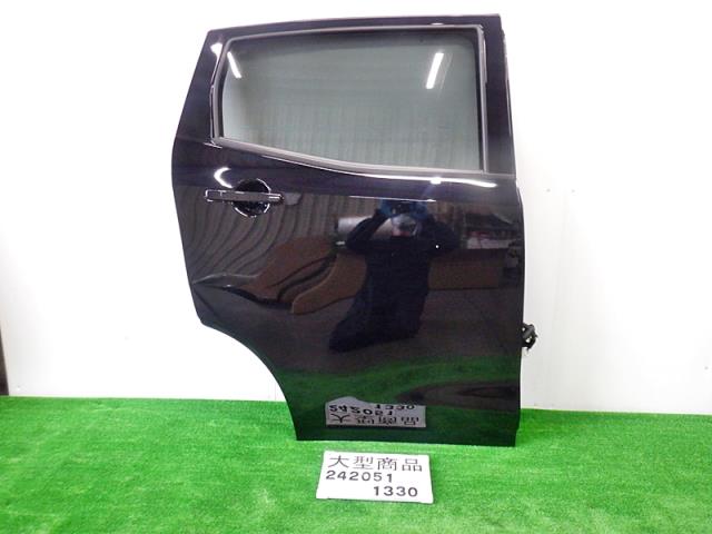 【中古】中古部品 サクラ B6AW 右ﾘｱﾄﾞｱ 【3330890100-000024205113300】