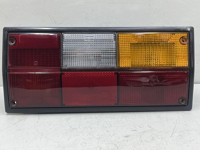 【中古】中古部品 VW ヴァナゴン FUMEI 右テールランプ 【3310070100-000213003715500】