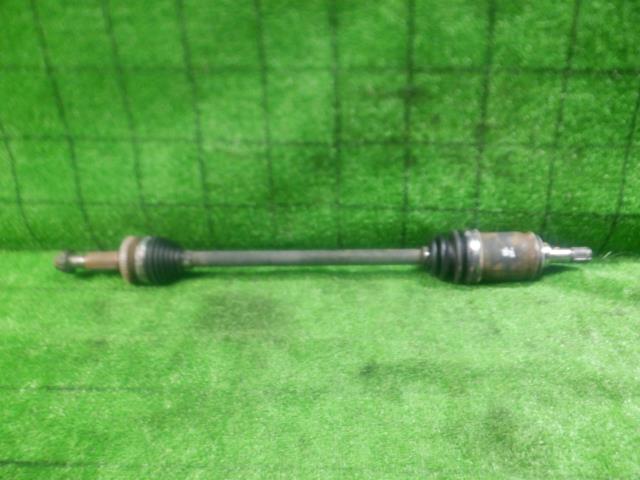 【中古】中古部品 ヴィッツ NSP135 右ﾘｱﾄﾞﾗｲﾌﾞｼｬﾌﾄ 【3330420100-240422000142300】