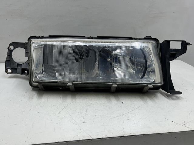 【中古】中古部品 ボルボ 900シリーズ 9B6304W 右ヘッドランプ 【3310070100-000203003010800】|e-cleマート
