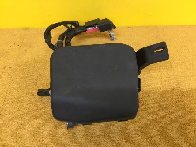 【中古】中古部品 デミオ DJ5AS ﾋｭｰｽﾞﾎﾞｯｸｽ 【3330960100-000052136067800】 8,701円