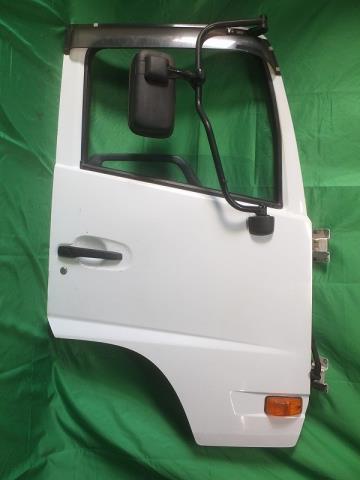【中古】中古部品 コンドル PW39L 右ﾌﾛﾝﾄﾄﾞｱ 【3310040100-000244001513100】｜e-cleマート