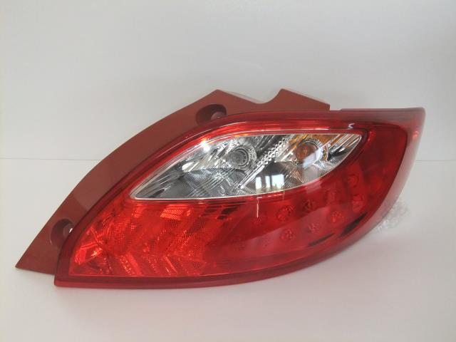 【中古】中古部品 デミオ DE3FS 右ﾃｰﾙﾗﾝﾌﾟ 【3330460100-000001578315500】