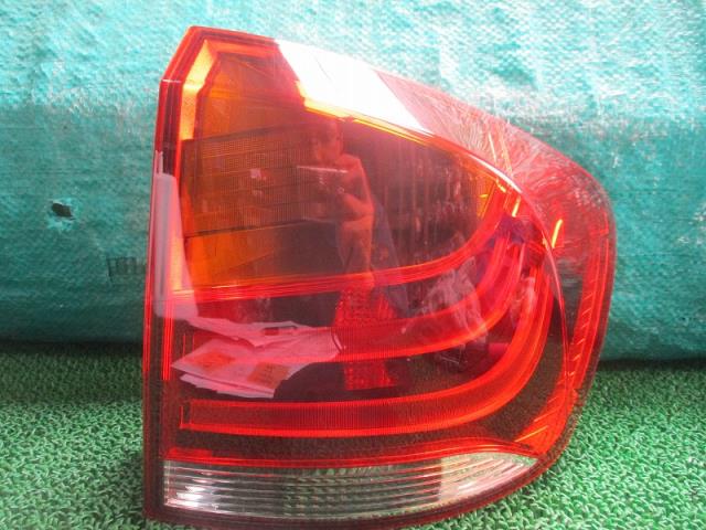 【中古】中古部品 BMW X1 VL18 右ﾃｰﾙﾗﾝﾌﾟ 【3500080000-231222000115500】 11,468円