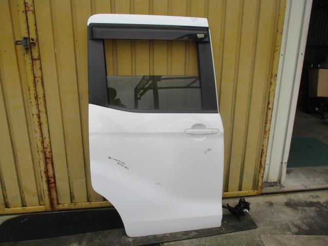 【中古】中古部品 デイズルークス B21A 右リアドア 【3310190100-000233028913300】|e-cleマート