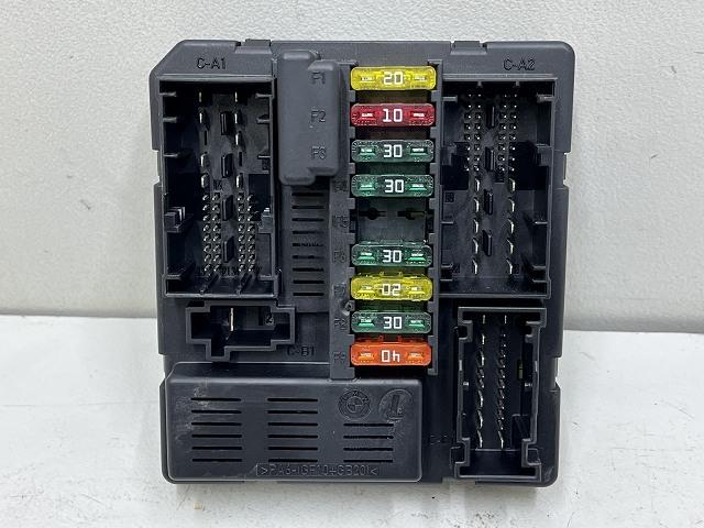 【中古】中古部品 BMW Z4 DU30 ﾋｭｰｽﾞﾎﾞｯｸｽ 【3310070100-0000Y0755167801】
