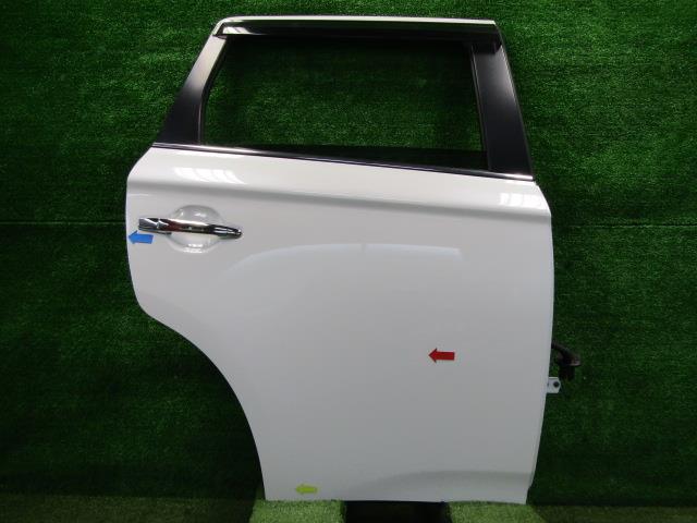 【中古】中古部品 アウトランダー GG2W 右ﾘｱﾄﾞｱ 【3330200100-230523000013300】
