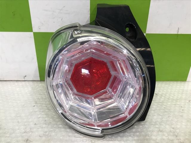 【中古】中古部品 キャスト LA250S 左ﾃｰﾙﾗﾝﾌﾟ 【3330530100-000005248115600】