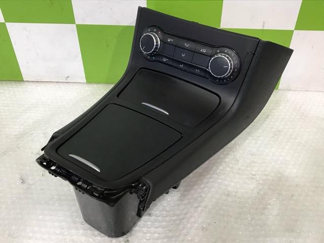 【中古】中古部品 ベンツ Bクラス 246242 A/Cｽｲｯﾁﾊﾟﾈﾙ 【3330530100-000005247760900】