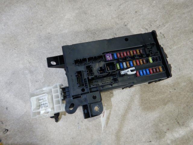 【中古】中古部品 ミライース LA350S ﾋｭｰｽﾞﾎﾞｯｸｽ 【3330810100-240518000267800】
