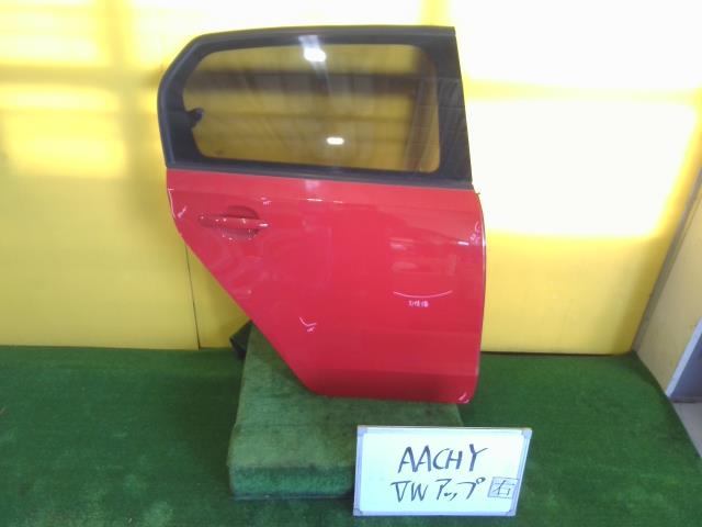 【中古】中古部品 VW アップ！ AACHY 右ﾘｱﾄﾞｱ 【3331010600-240409000213300】