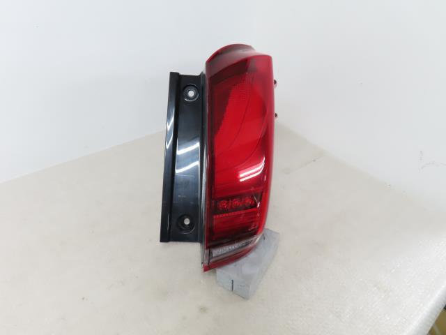【中古】中古部品 アルファード AGH30W 右ﾃｰﾙﾗﾝﾌﾟ 【3380050000-000035724515500】