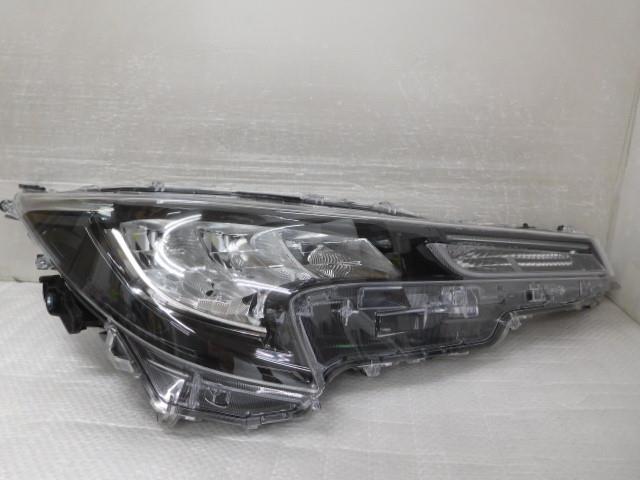 【中古】中古部品 カローラ ZRE212 右ﾍｯﾄﾞﾗﾝﾌﾟ 【3380050000-000035708510800】