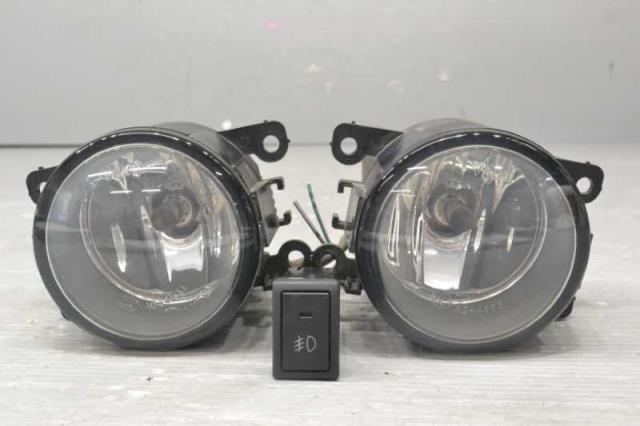 【中古】中古部品 ワゴンＲ MH22S 右ﾌｫｸﾞﾗﾝﾌﾟ 【3310580000-240521002310850】