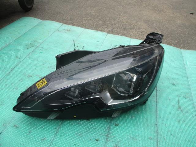 【中古】中古部品 プジョー 308 T9WHN02 左ﾍｯﾄﾞﾗﾝﾌﾟ 【3310190100-000244001210900】