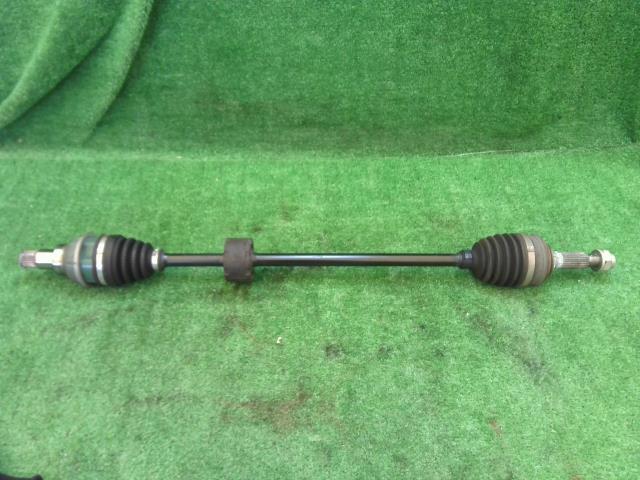 【中古】中古部品 ムーヴ LA150S 右ﾌﾛﾝﾄﾄﾞﾗｲﾌﾞｼｬﾌﾄ 【3260240000-240522000142100】