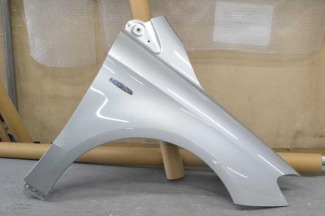 【中古】中古部品 ベンツ Bクラス 246242 右フロントフェンダー 【3310580000-240524000110600】|e-cleマート