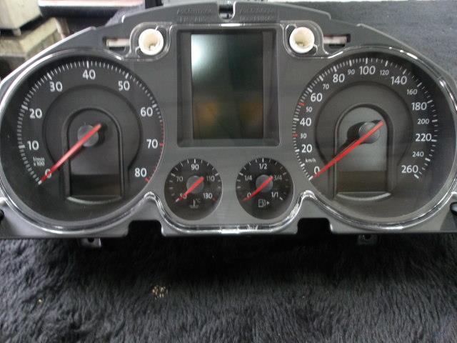 【中古】中古部品 VW パサート 3CAXZF ｽﾋﾟｰﾄﾞﾒｰﾀｰ 【3340220100-000225037161400】 22,110円