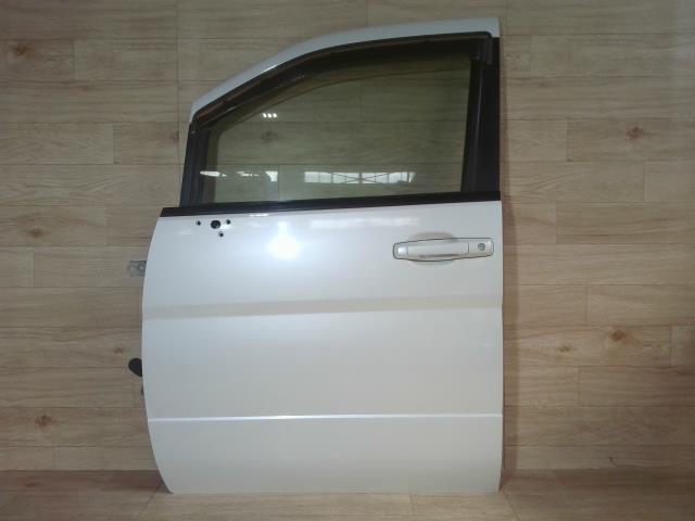 【中古】中古部品 セレナ PC24 左ﾌﾛﾝﾄﾄﾞｱ 【3310390100-240516002013200】