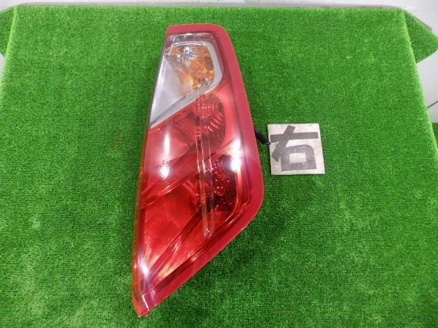【中古】中古部品 アバルト グランデプント 199143 右ﾃｰﾙﾗﾝﾌﾟ 【3260250000-000024086015500】