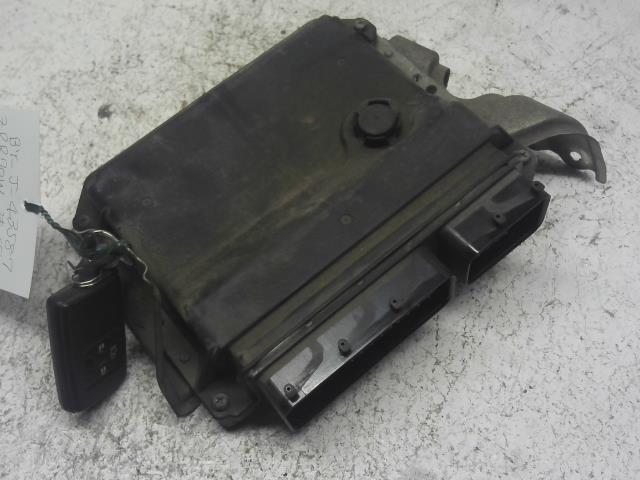 【中古】中古部品 ヴォクシー ZRR70W ｴﾝｼﾞﾝｺﾝﾋﾟｭｰﾀｰ 【3310160100-000004358763100】