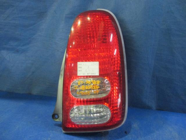 【中古】中古部品 ミラ L700S 右テールランプ 【3310160100-001518511615500】