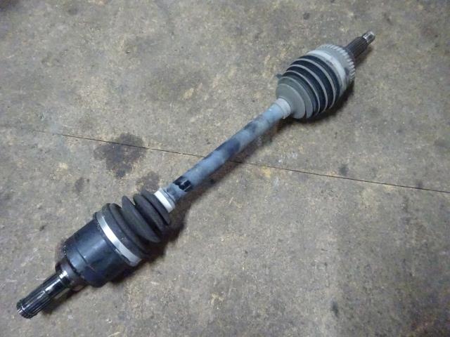 【中古】中古部品 ワゴンＲ MH23S 左ﾌﾛﾝﾄﾄﾞﾗｲﾌﾞｼｬﾌﾄ 【3310410000-000243022542200】