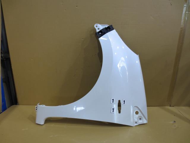 【中古】中古部品 ミラ L275S 左ﾌﾛﾝﾄﾌｪﾝﾀﾞｰ 【3330460100-000001579910700】