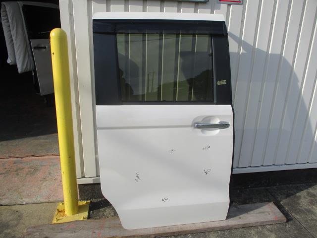 【中古】中古部品 Ｎ－ＢＯＸ JF3 右ﾘｱﾄﾞｱ 【3310190100-000223038913300】