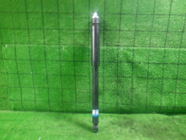 【中古】中古部品 スイフト ZD72S 右リアショックアブソーバー 【3330420100-240522000250700】