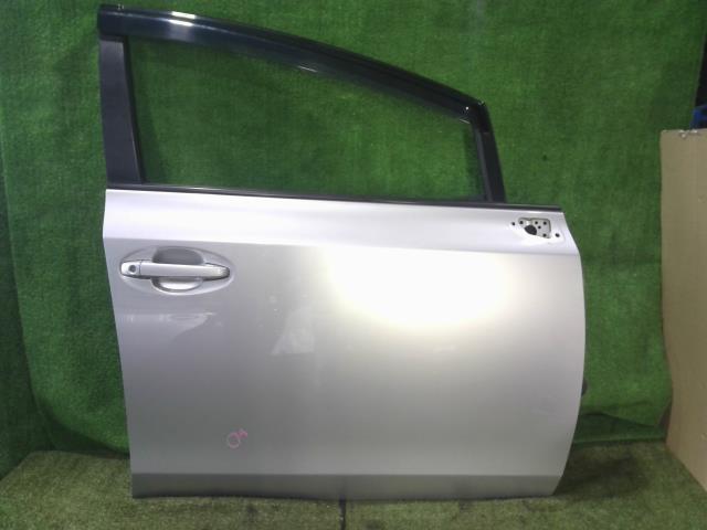 【中古】中古部品 プリウスα ZVW40W 右ﾌﾛﾝﾄﾄﾞｱ 【3260070000-240530001213100】