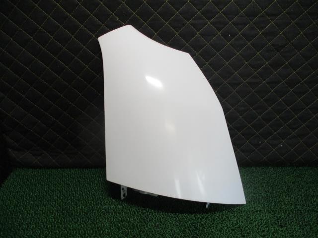 【中古】中古部品 NV350キャラバン CS4E26 右フロントコーナーパネル 【3330660100-000024312511300】