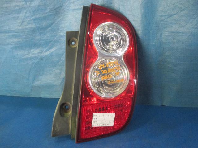 【中古】中古部品 マーチ AK12 右ﾃｰﾙﾗﾝﾌﾟ 【3310160100-001611425515500】