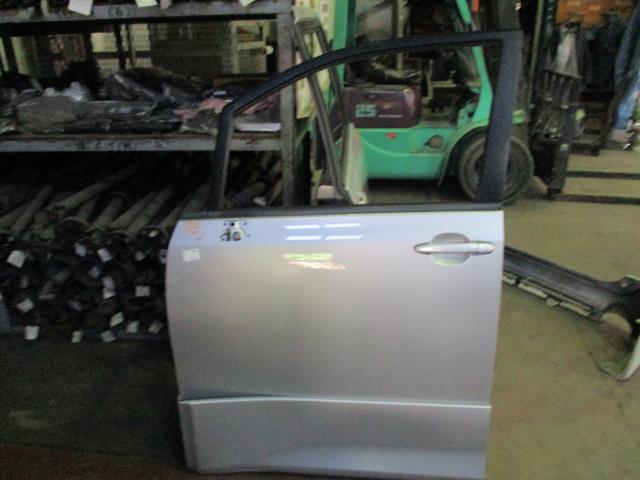 【中古】中古部品 ノア ZRR70W 左ﾌﾛﾝﾄﾄﾞｱ 【3310160100-001701576013200】