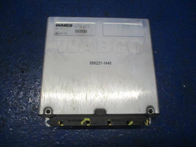 【中古】中古部品 いすゞ大型車 EXD77AG ABSｺﾝﾋﾟｭｰﾀｰ 【3310270100-000014227463400】