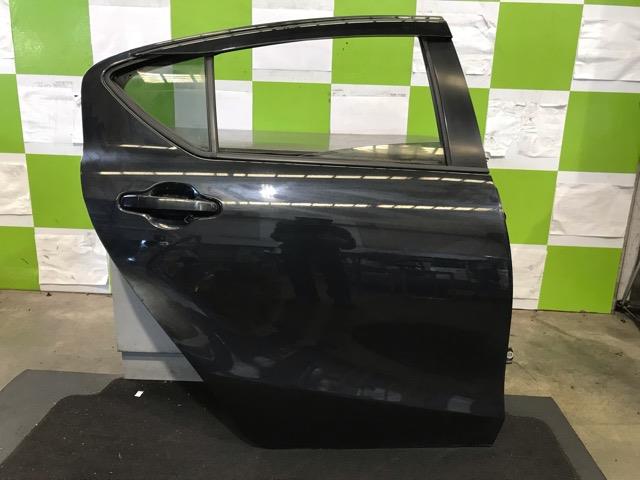 【中古】中古部品 アクア NHP10 右ﾘｱﾄﾞｱ 【3330530100-000005258213300】
