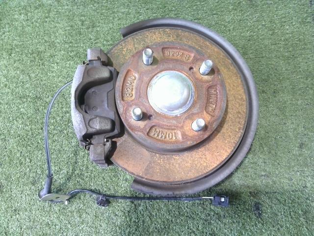 【中古】中古部品 ミニキャブ DS17V 右ﾌﾛﾝﾄﾅｯｸﾙﾊﾌﾞ 【3260070000-240604000344310】