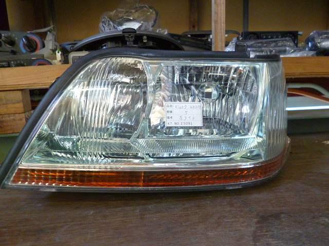【中古】中古部品 クラウンマジェスタ UZS171 左ﾍｯﾄﾞﾗﾝﾌﾟ 【3310160100-001076387310900】