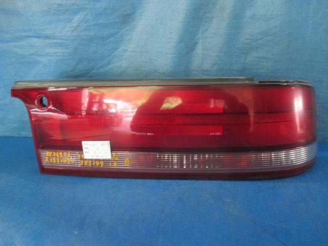 【中古】中古部品 クラウンマジェスタ JZS149 右ﾃｰﾙﾗﾝﾌﾟ 【3310160100-001473848015500】