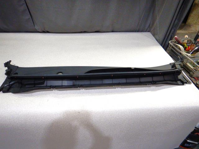 【中古】中古部品 セレナ GFC27 ｶｳﾙﾄｯﾌﾟﾊﾟﾈﾙ 【3330810100-240611000217210】
