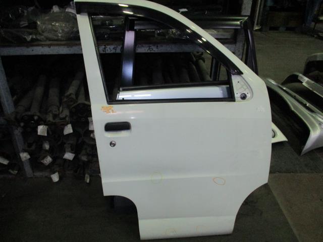 【中古】中古部品 ハイゼット S200V 右ﾌﾛﾝﾄﾄﾞｱ 【3310160100-001674543013100】