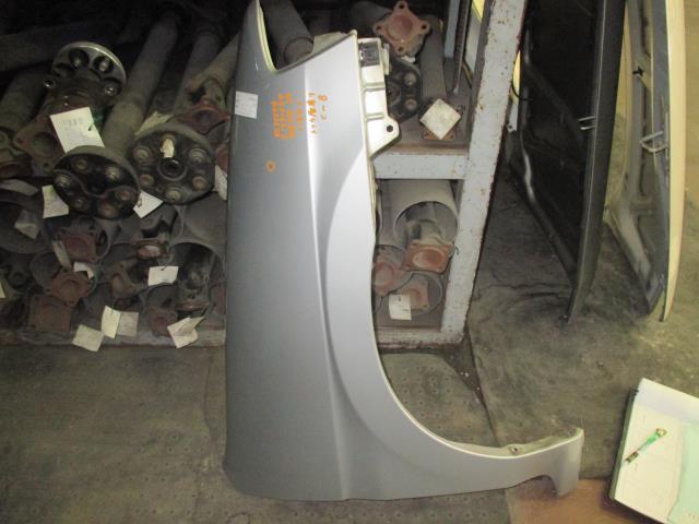 【中古】中古部品 デミオ DW5W 右ﾌﾛﾝﾄﾌｪﾝﾀﾞｰ 【3310160100-001391227810600】