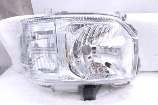 【中古】中古部品 ハイエース 200 右ﾍｯﾄﾞﾗﾝﾌﾟ 【3260520000-240614500410800】