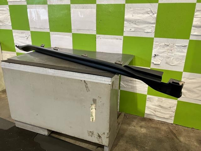 【中古】中古部品 ヴェゼル RU1 右ｻｲﾄﾞｽﾃｯﾌﾟ 【3330530100-000005260913700】 11,926円