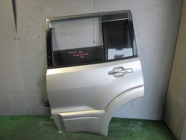 【中古】中古部品 パジェロ V73W 左ﾘｱﾄﾞｱ 【3330560100-240531000113400】