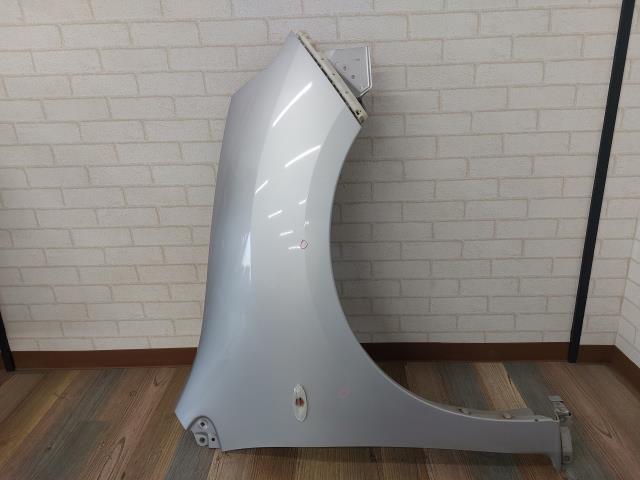 【中古】中古部品 NV150 ＡＤ VZNY12 右ﾌﾛﾝﾄﾌｪﾝﾀﾞｰ 【3330960100-000052285910600】