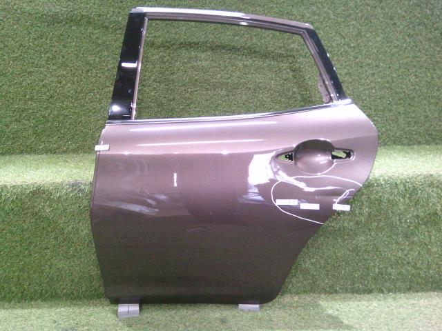 【中古】中古部品 フーガ HY51 左ﾘｱﾄﾞｱ 【3331011000-240621500913400】